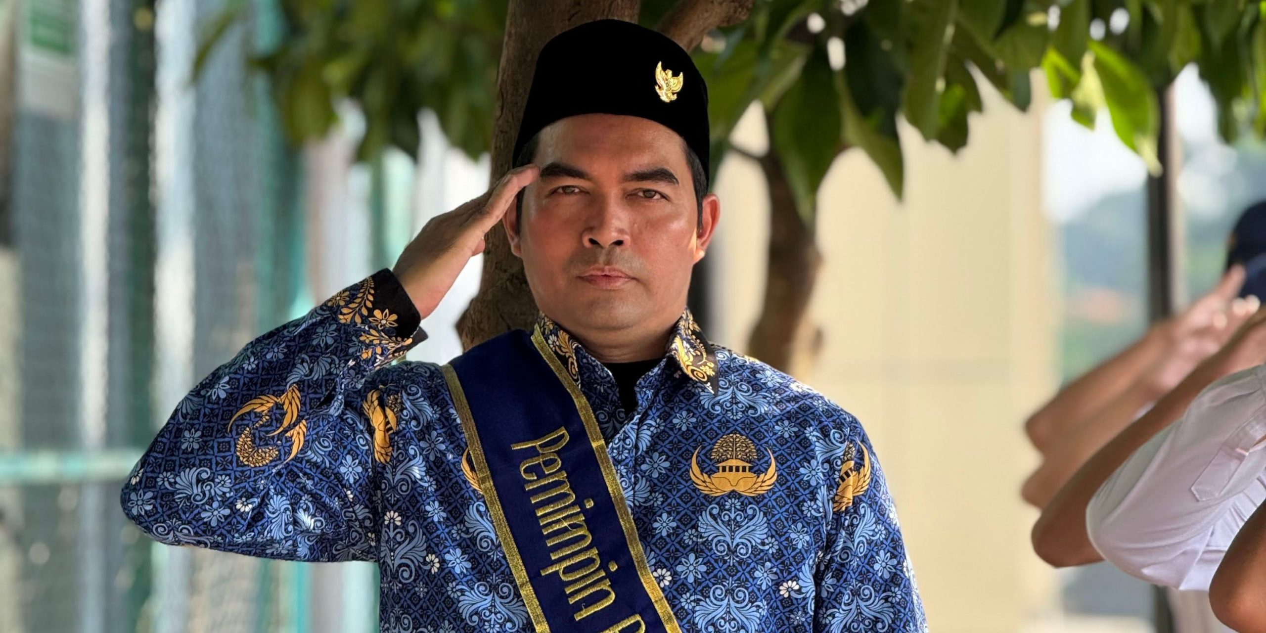 PEMIMPIN BARISAN KANAN